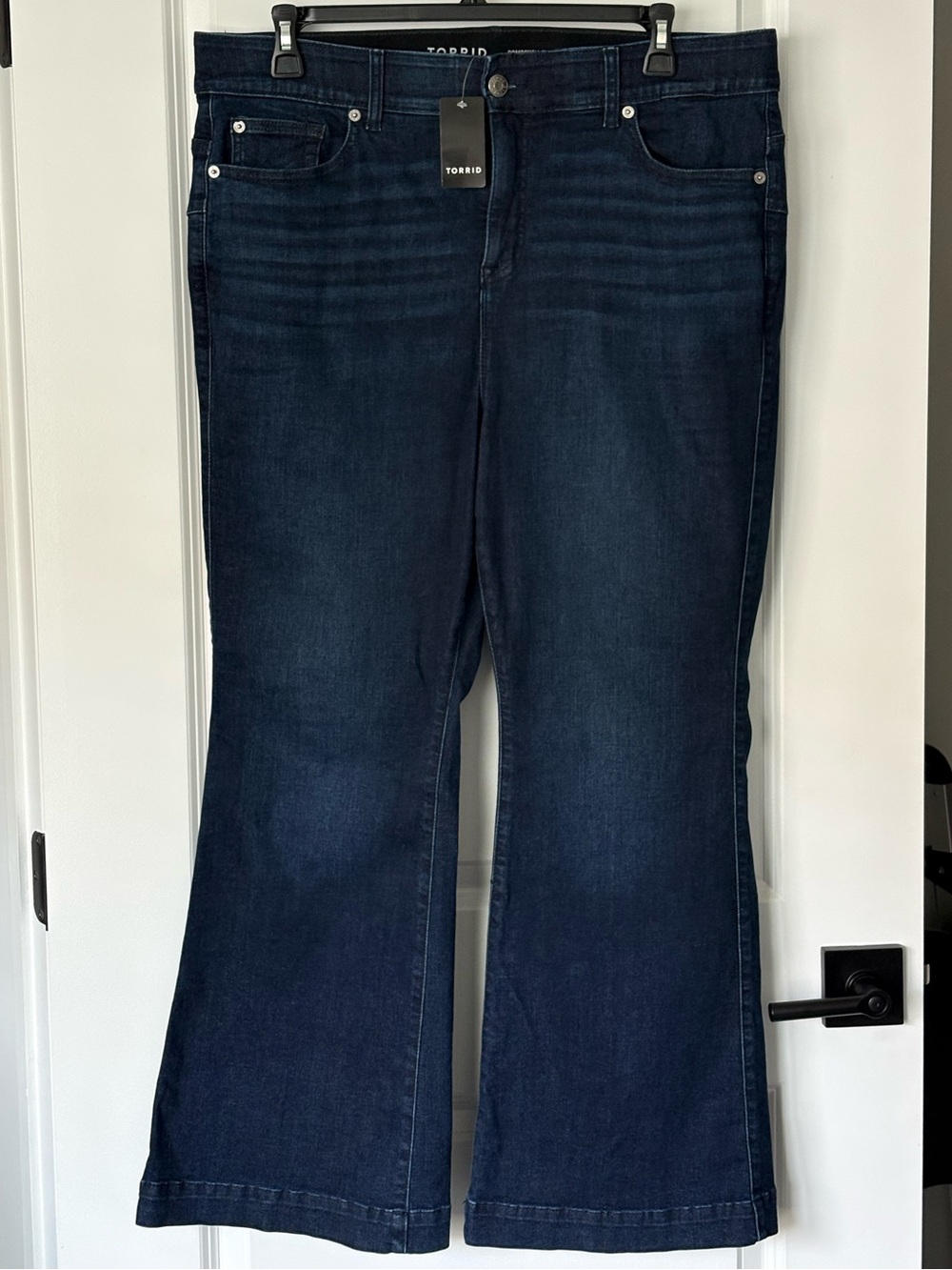 Torrid Bombshell Super Soft High-Rise Flare Jeans 18 Short NWT New Moon